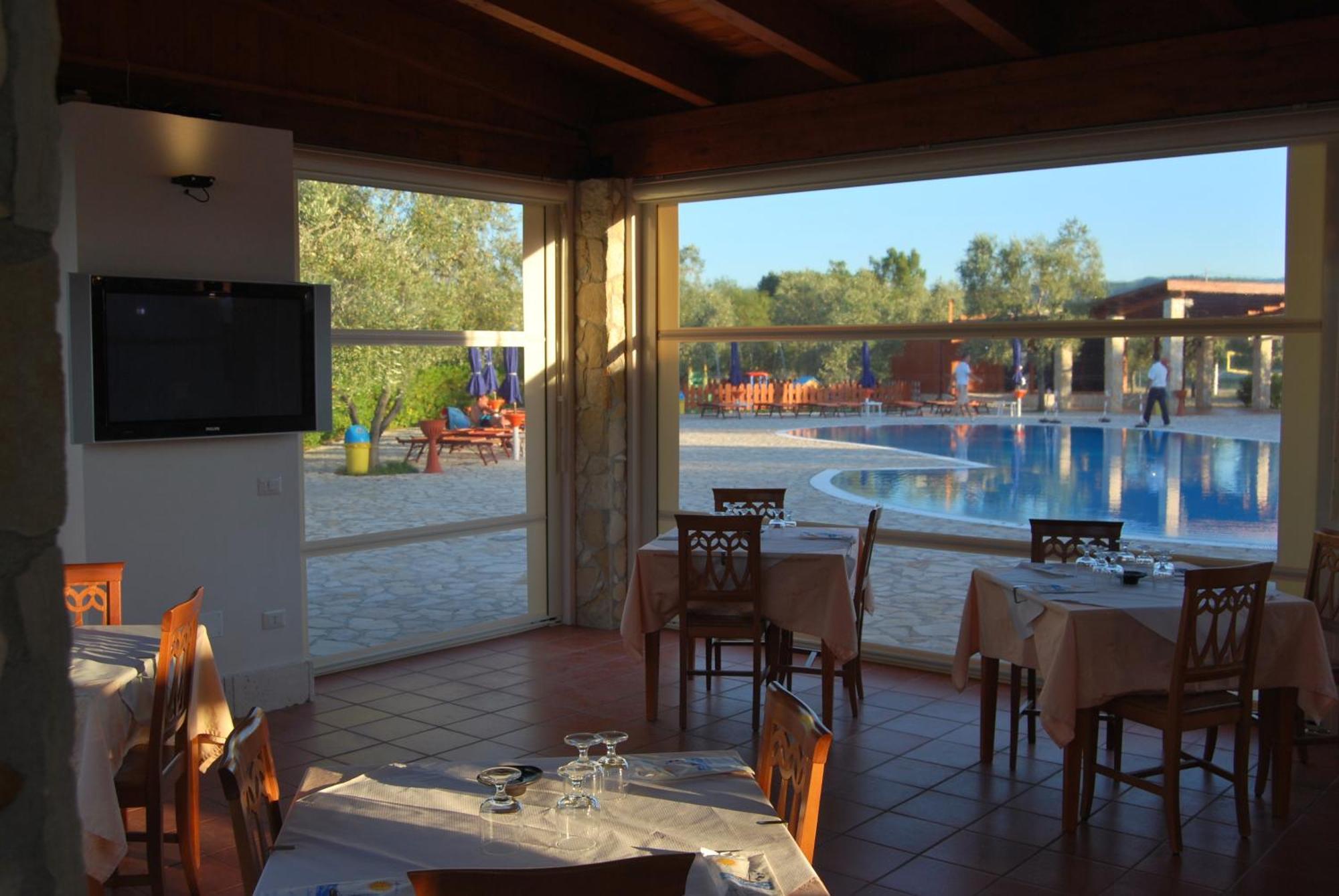 Santa Maria Villaggio Turistico 维耶斯泰 外观 照片